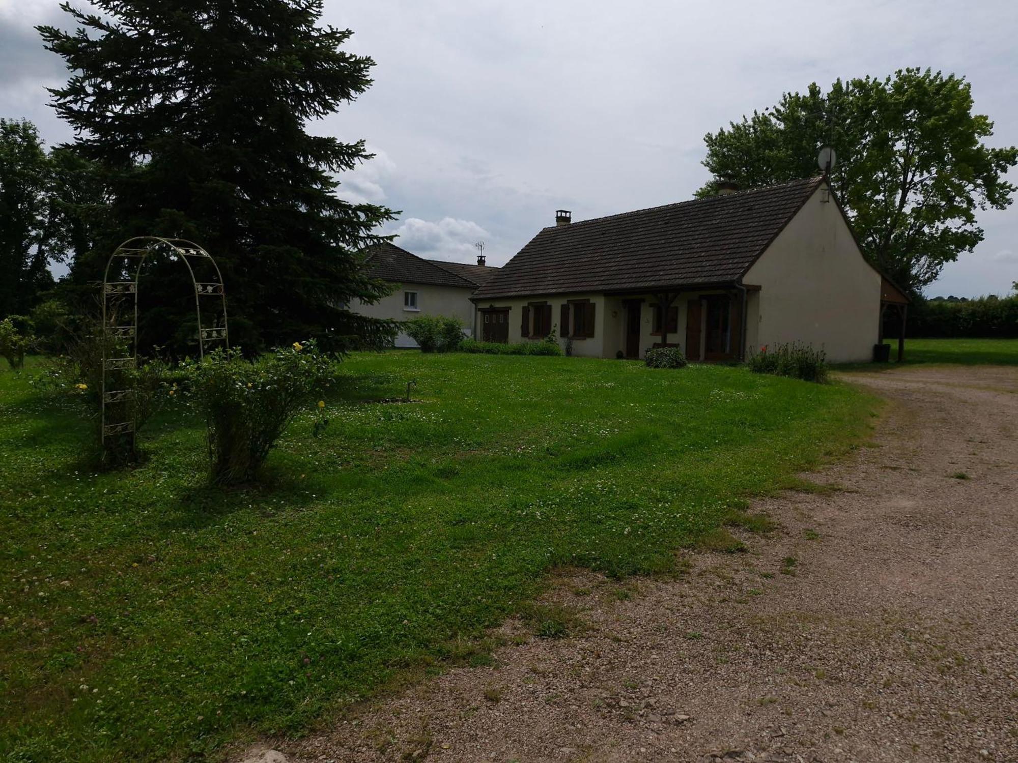 Villa Chez Berthe à Brinon-sur-Beuvron Extérieur photo